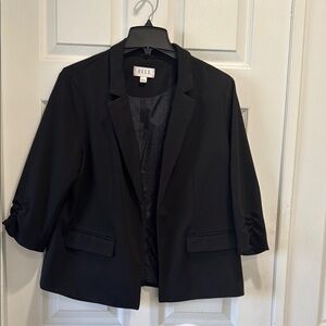Elle Women’s Size L Black Blazer – Chic & Versatile